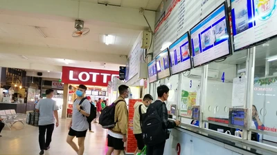 Gian nan ‘săn’ vé xe về quê nghỉ lễ 30-4