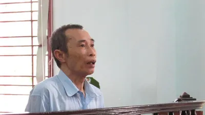 Xâm hại con riêng của vợ hờ còn nói bé gái 'tự nguyện'