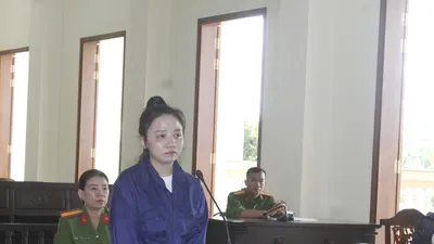 Một phụ nữ giả mạo Giám đốc công an tỉnh, lừa lấy của bạn gần 1 tỉ