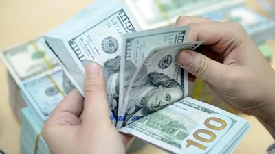 'Chợ đen' tăng mạnh giá mua USD để gom 'hàng'