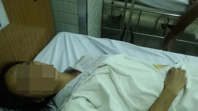 2 nữ sinh bị tạt acid, một người bỏng nặng