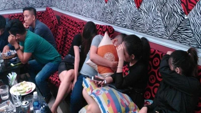 Hàng chục thanh niên phê ma túy trong nhà hàng Sài Gòn