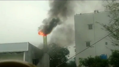 Bình Tân: Người dân kịp dập một đám cháy nhà