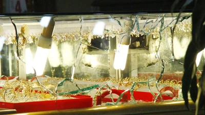 Cướp tiệm vàng tại Bình Dương