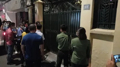 Công an khám nhà Chủ tịch Nguyễn Đức Chung đến 21 giờ 20