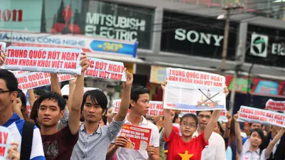 Mít tinh tại Cần Thơ: Trung Quốc phải rút giàn khoan và lực lượng hộ tống vô điều kiện 