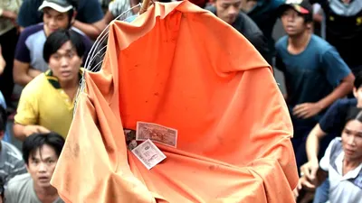 'Đội quân' giựt cô hồn chuyên nghiệp gây náo loạn Sài Gòn