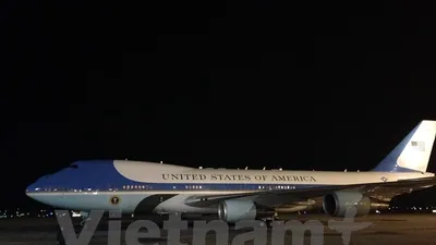 Chuyên cơ chở Tổng thống Obama đã đáp xuống sân bay Nội Bài
