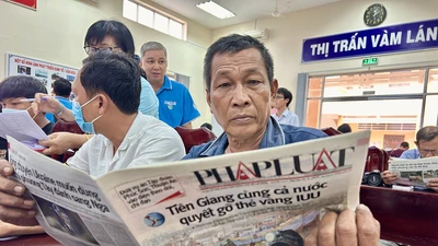 Toàn cảnh chương trình 'Cùng ngư dân thắp sáng đèn trên biển' tại Tiền Giang 