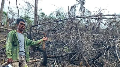 Cơ Liêng Ha Nin bị hạt Kiểm lâm huyện Đam Rông bắt quả tang khi đang phá rừng