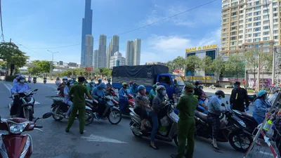 TP.HCM: người dân ra đường nhiều hơn do nới lỏng?