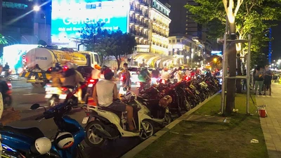 Công viên bến Bạch Đằng thiếu bãi đậu xe và nhà vệ sinh