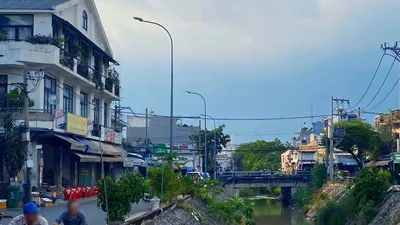 Hiểm họa từ những bờ kênh không có lan can