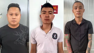 Tuấn (bìa trái) cùng đồng phạm vừa bị bắt. Ảnh: Công an cung cấp