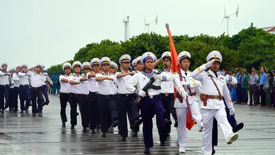 Lễ chào cờ và duyệt binh được tổ chức trang nghiêm, trọng thể ở đảo Trường Sa.