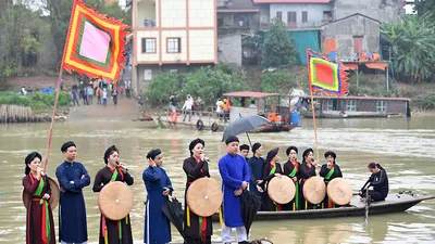 Biểu diễn tại lễ hội văn hóa của dân làng Thổ Hà (huyện Việt Yên, Bắc Giang).