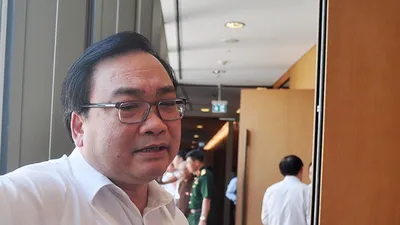 Bí thư Hà Nội nói về vụ chặt 1.300 cây xanh để mở đường