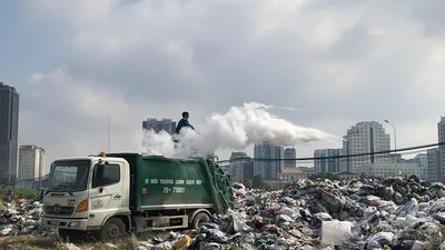 Ô nhiễm nước, không khí, rác thải sinh hoạt đang bủa vây Hà Nội, TP.HCM