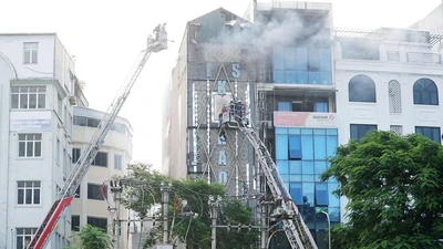 Vụ cháy quán karaoke 231 Quan Hoa (Cầu Giấy)