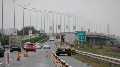 Lưu thông trên cao tốc thế nào an toàn?