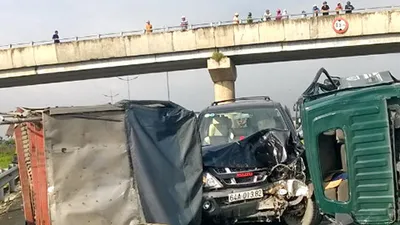 Hai tai nạn trên cao tốc Trung Lương