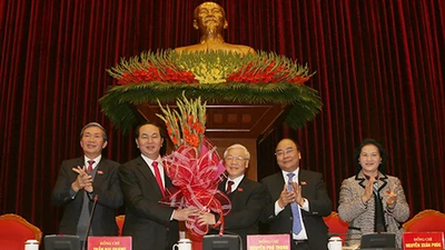 Bộ Chính trị, Tổng Bí thư đã được bầu như thế nào?