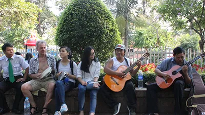 Ban nhạc Tây và ta ở công viên 23-9