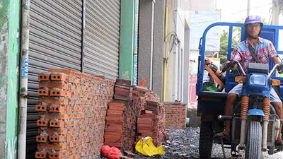 Bơm chống ngập ở đường Kinh Dương Vương