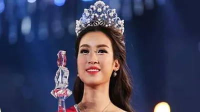 Hoa hậu có được sống một cuộc đời thật thà?