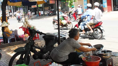 Chiếm vỉa hè coi chừng bị phạt nguội!