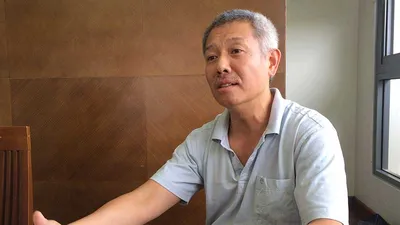 Đối thoại với ‘giáo sư quần đùi’