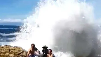 Clip: Những tai nạn 'khó đỡ' khi dạo chơi trên biển