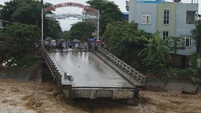 Hơn 40 người chết và mất tích do mưa lũ