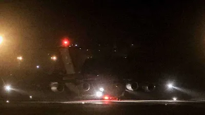 Máy bay C17 của Mỹ đáp xuống sân bay Đà Nẵng