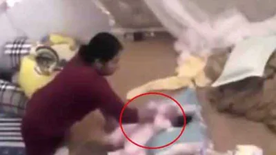 Bé gái hơn 1 tháng tuổi bị hành hạ dã man