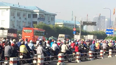 Khu hầm Thủ Thiêm liên tục kẹt xe vào giờ cao điểm