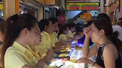Nhộn nhịp mua vàng ngày Vía Thần tài tại TP.HCM