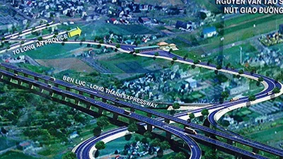 Cao tốc Bến Lức-Long Thành chậm tiến độ do vướng mặt bằng