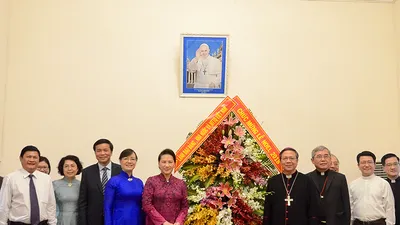 Chủ tịch Quốc hội chúc mừng Giáng sinh ở TP.HCM