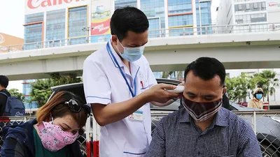 Tiếp tục siết việc cách ly xã hội để chống dịch