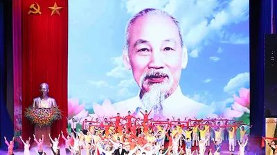 Học Bác: Hết lòng, hết sức phụng sự Tổ quốc, phục vụ nhân dân