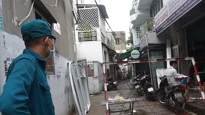 Video: Phong tỏa nhiều nơi do 25 ca dương tính COVID-19