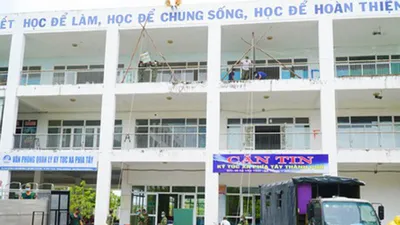 Video: Khẩn trương dọn dẹp ký túc xá để làm bệnh viện dã chiến 2.000 giường 