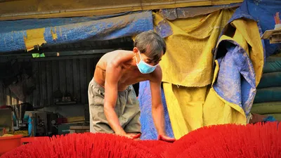 Video: Những ngày cuối năm tại làng nhang trăm tuổi ở TP.HCM