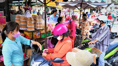 Video: Chen chân mua đồ cúng trước ngày vía Thần Tài