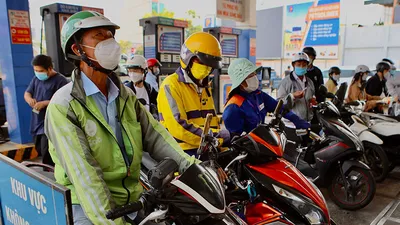 Video: Nỗi lòng của tài xế xe công nghệ, shipper khi xăng tăng giá