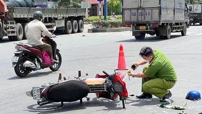 Video: Ô tô và xe máy va chạm, một người đàn ông tử vong tại chỗ