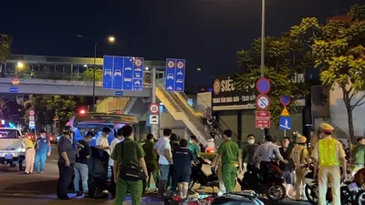 Video: Hai xe máy va chạm giữa giao lộ, một người chết