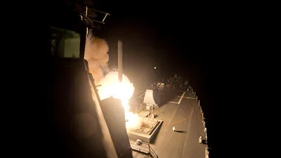 Nóng: Mỹ dội mưa tên lửa Tomahawk vào sân bay Syria