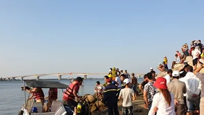 Quảng Nam: Lật ghe, 5 người mất tích